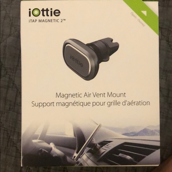 Magnetic cell phone mount - Picture 1 of 1